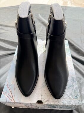 Black Women's Pointed Toe Ankle Boots